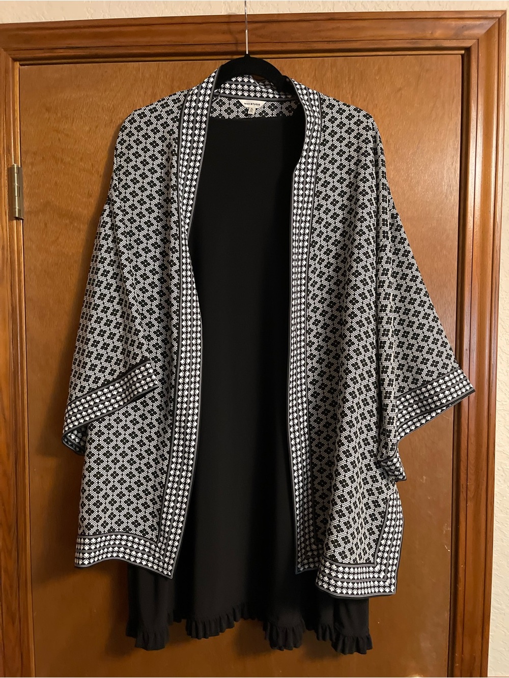 Black and White Patterned Max Studio Open-Front Women's Kimono